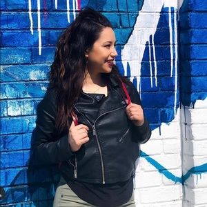 Meet your Posher, Anais